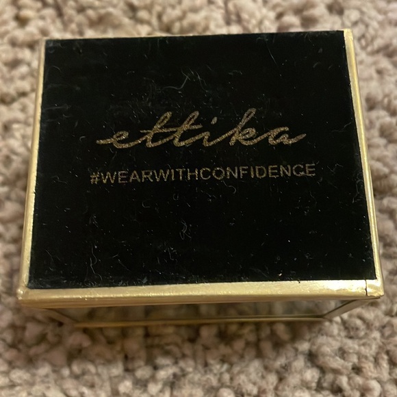 New in Box ettika mini ring box - Picture 3 of 6